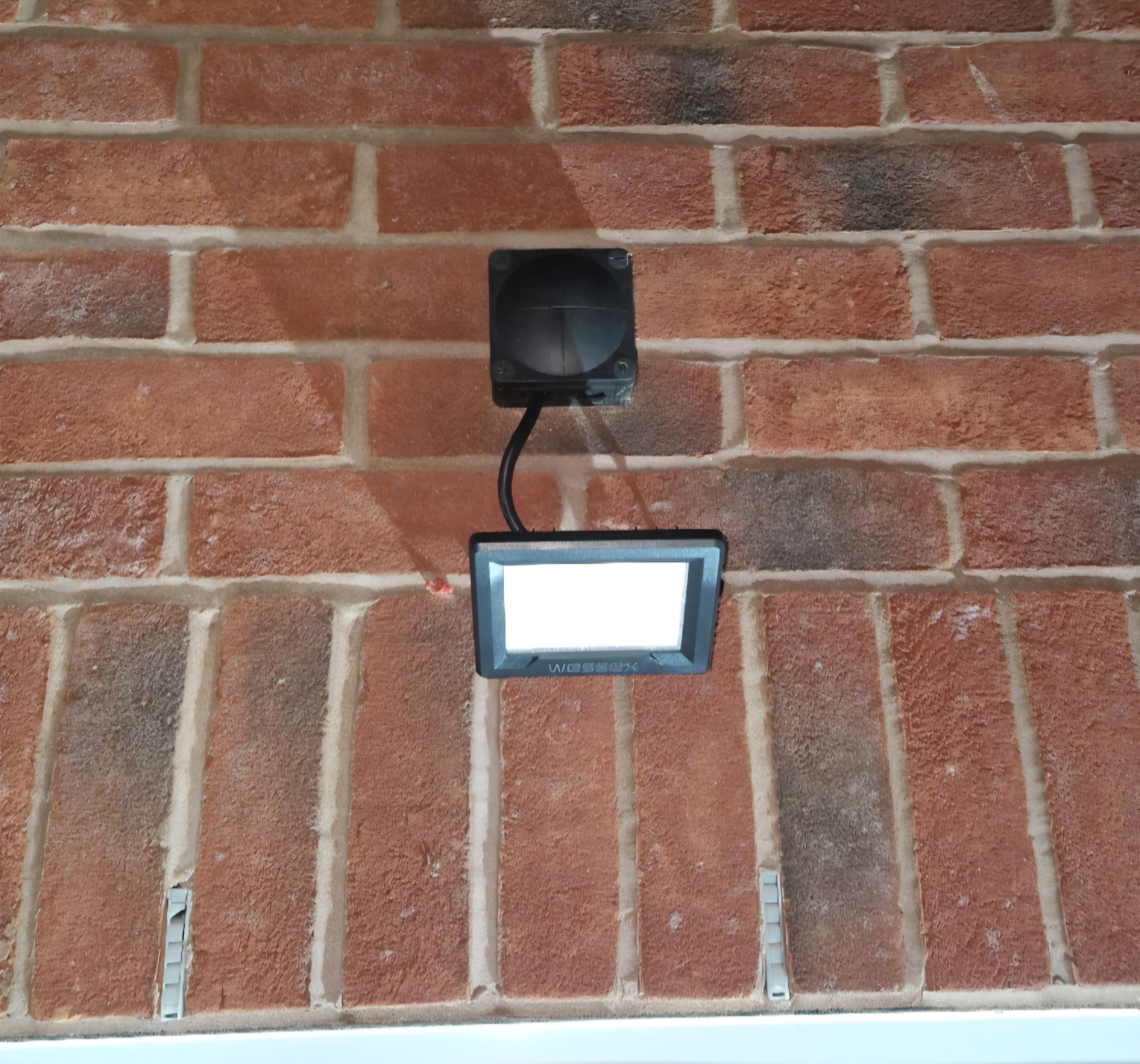 Outside lighting installation